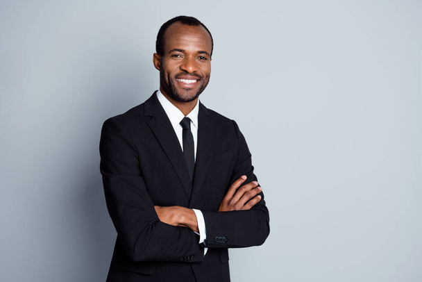 Portrait of smart afro american man leader investor cross hands ready decide solution wear jacket isolated over gray color background - Foto, immagini