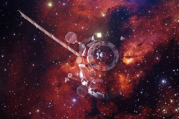 Avaruusalus laukaistaan avaruuteen. Kosmoksen taidetta. Elementit tämän kuvan kalustettu NASA - Valokuva, kuva