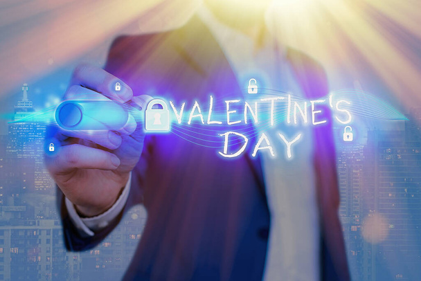Wortschreibtext Valentine S Day. Geschäftskonzept für Zeit, wenn man Gefühle der Liebe und Zuneigung zeigt. - Foto, Bild