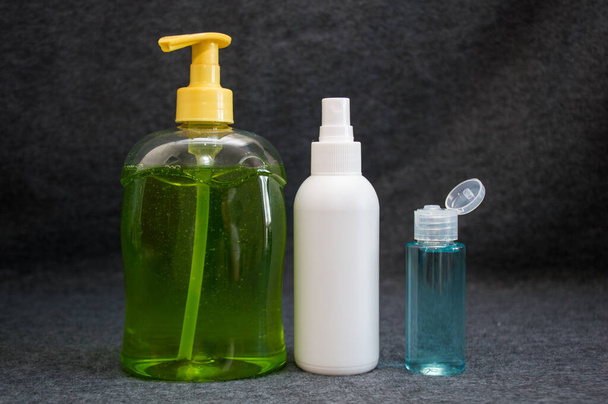butelka mydła w płynie i środek antyseptyczny - Zdjęcie, obraz