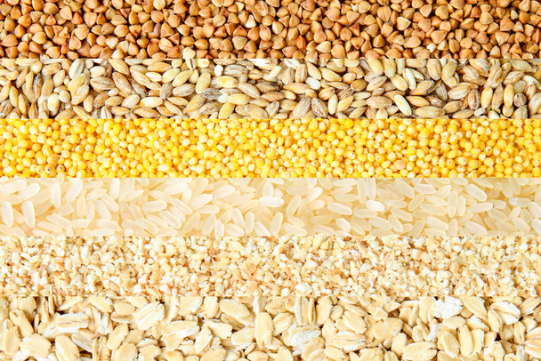 Collage di cereali diversi primo piano. Cibo sano
. - Foto, immagini
