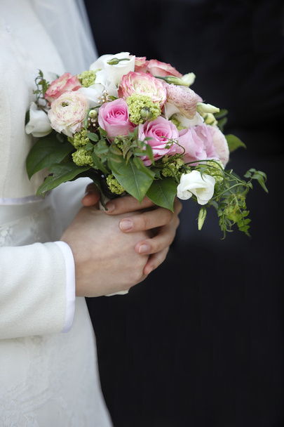 Свадебный букет роз - Фото, изображение