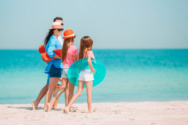 Young family on vacation have a lot of fun - Foto, imagen
