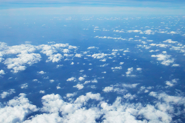 Mavi gökyüzü ve beyaz bulut - Fotoğraf, Görsel