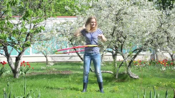 Woman turn hoop waist - Footage, Video