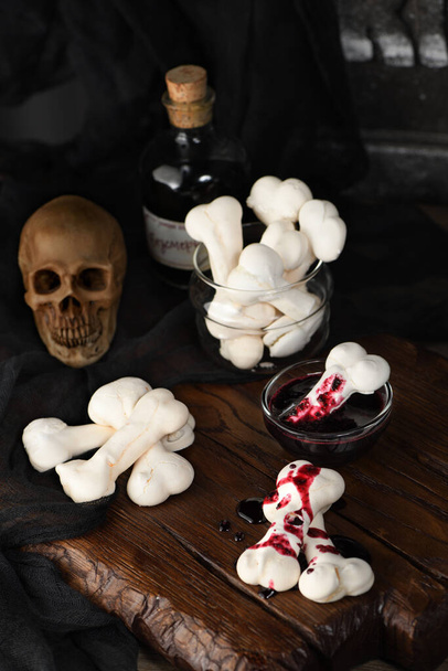 Strašidelné sněhové kosti, sladké pamlsky na Halloween - Fotografie, Obrázek