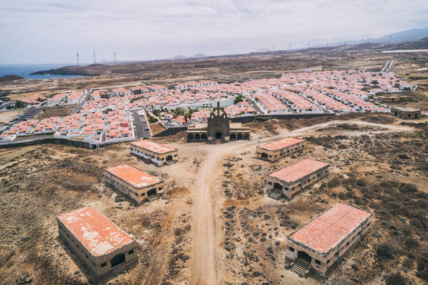 Sanatorio de Abona Abades Tenerife Vista aérea del dron
 - Foto, Imagen