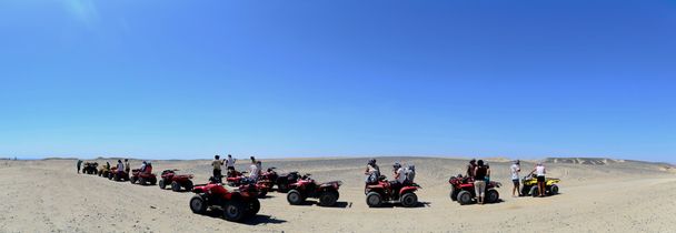sivatagi panoráma quad túra - Fotó, kép