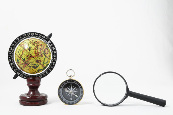 Vintage narzędzi glob kompas i Lupka - Zdjęcie, obraz