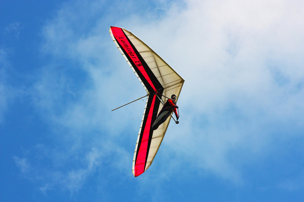 závěsný kluzák létání v horách - Fotografie, Obrázek