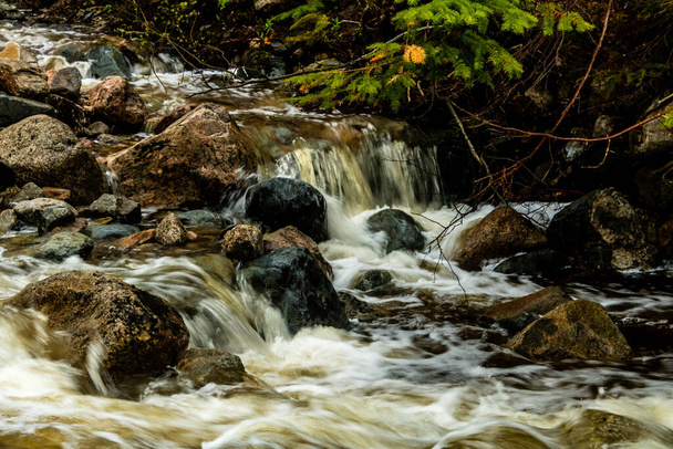 Мэтти Митчелл Крик, Национальный парк Грос-Морн, Ньюфаундленд, Канада - Фото, изображение