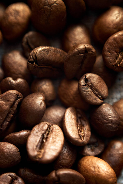Grain coffee on burlap close up - Fotoğraf, Görsel