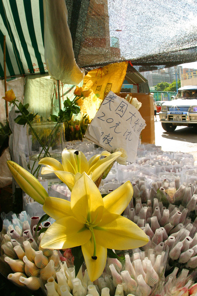 квіти на ринку
 - Фото, зображення