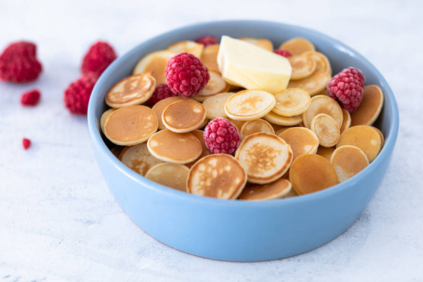 Ciotola Blu per colazione con cereali Pancake
 - Foto, immagini