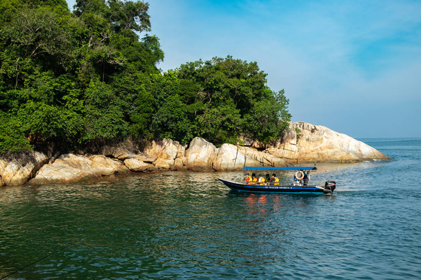 PANGKOR ISLAND, MALAYSIA - MARCH 15, 2020: main attractive activities at Nipah Bay is island hopping and discover beautiful nature of Coral Island  - Fotoğraf, Görsel