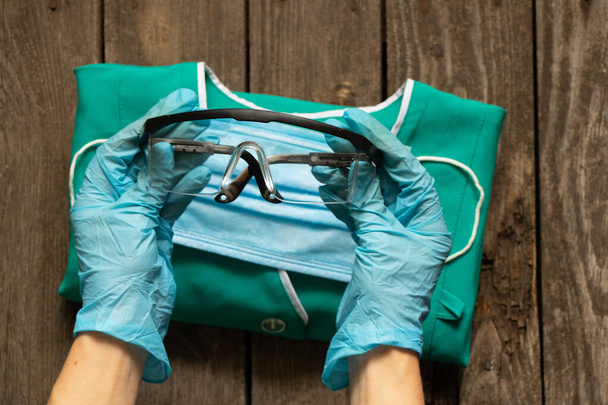 medico uniforme set piegato su un isolato sfondo infermiera
 - Foto, immagini