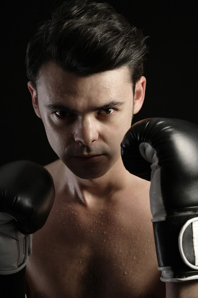 Jeune homme boxe - Photo, image