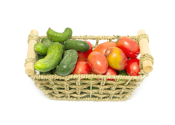 komkommers, rode tomaten leugen - Foto, afbeelding