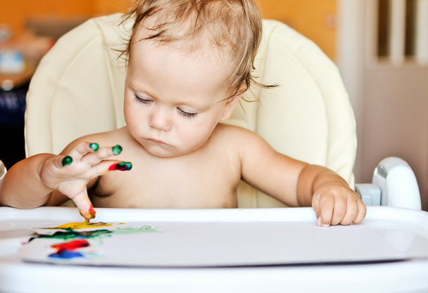 baby is drawing - Foto, Imagen