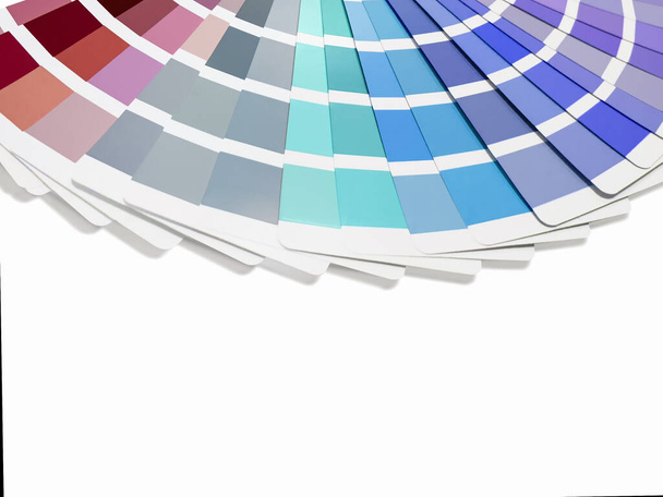Színkártya paletta, színmeghatározásra szolgáló minták. Útmutató festékminták, színes katalógus. - Fotó, kép