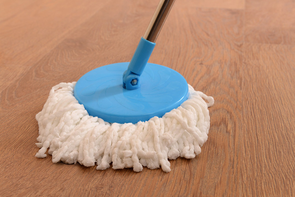 House cleaning with mop - Foto, afbeelding