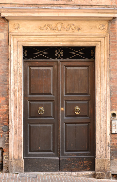 porta da frente italiana
 - Foto, Imagem