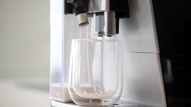 Flux de café de la machine à tasse en verre
 - Séquence, vidéo