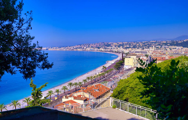The Promenade des Anglais on the Mediterranean Sea at Nice, France along the French Riviera. - Fotografie, Obrázek