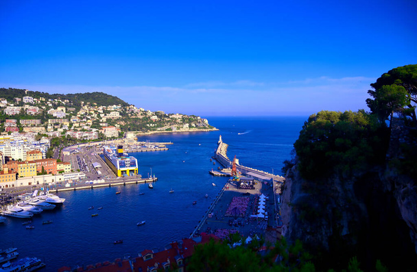 Letecký pohled na přístav Nice na Středozemním moři v Nice, Francie podél francouzské riviéry. - Fotografie, Obrázek