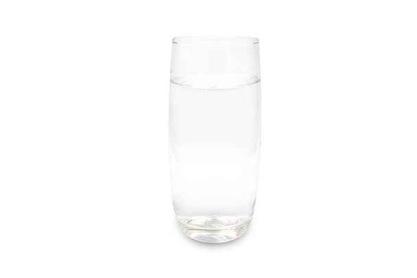 склянка води на білому фоні з відсічним контуром
 - Фото, зображення