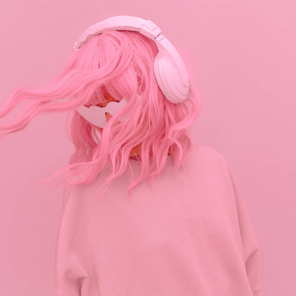 Vanilla Pink Dj Girl. Monochrome Party style. Stylish headphones, music lover concept - Foto, immagini