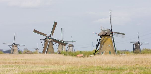 Moinhos de vento, Kinderdijk, Países Baixos
 - Foto, Imagem