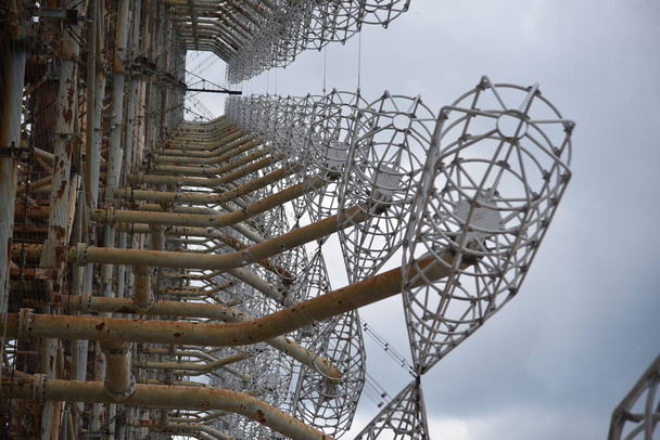 Duga - радянська радіолокаційна система за горизонтом (OTH). Військова антена в Чорнобилі.. - Фото, зображення