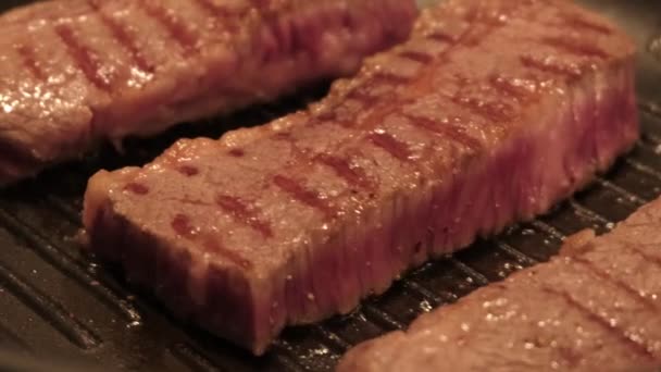 Biftek kızartma mermer kaplama - Video, Çekim