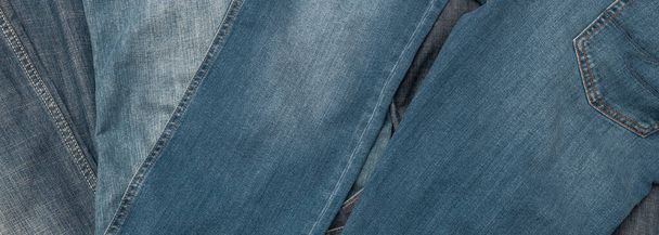 panorama schäbige traditionelle Blue Denim Jeans Textur - Foto, Bild