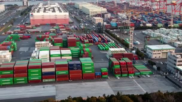 Zeitraffer-Autoverkehr am modernen Containerterminal Tokio - Filmmaterial, Video