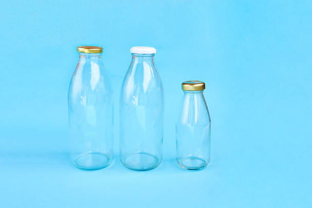 Reusable glass water bottle. Sustainable lifestyle. Eco friendly concept. - Foto, Imagem