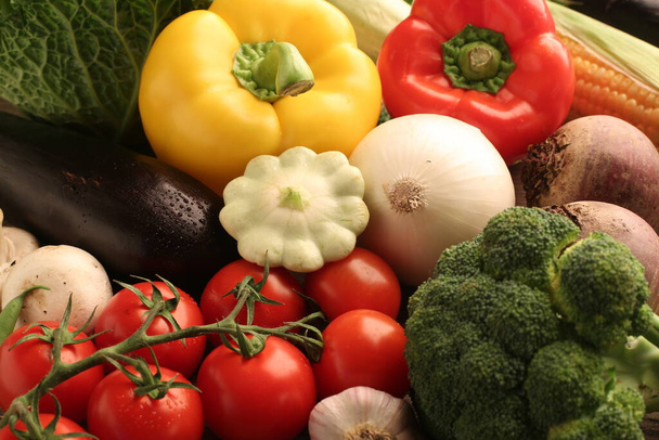νωπά λαχανικά χορτοφάγος και vegan πάπρικα πράσινο - Φωτογραφία, εικόνα