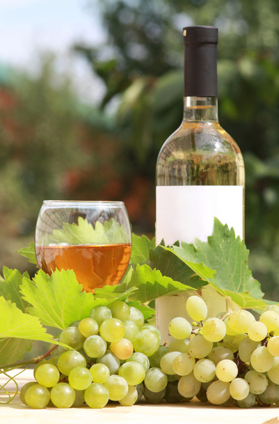 Vino blanco y composición de la uva
 - Foto, imagen