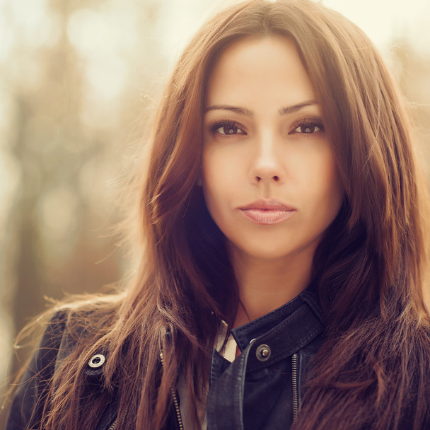 Outdoor fashion portrait of young beautiful woman - close up - Photo, Image