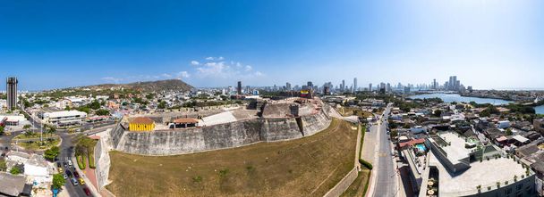 Panoramisch uitzicht op de San Felipe de Barajas Castle, Cartagena Colombia - Foto, afbeelding