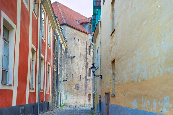 Street walls of an Old Town of Tallinn, Estonia - Фото, изображение
