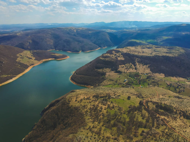 Windungen des Flusses Uvac, Serbien - Foto, Bild