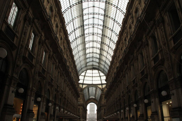 Arkkitehtoninen perintö Milanon vanhassa kaupungissa
 - Valokuva, kuva
