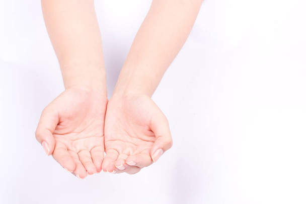 Символы пальцев руки изолированная концепция объединить две руки с открытыми руками, надеюсь, сохраняя на белом фоне
 - Фото, изображение
