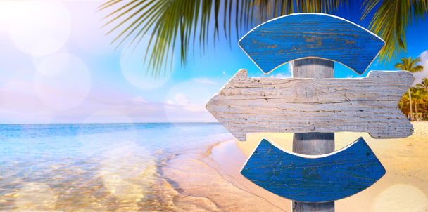 Havaj letní dovolená koncept; pláž signboard na tropické pobřeží backgroun - Fotografie, Obrázek