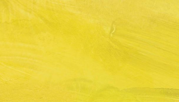 Zlaté žluté pozadí nebo textury stěna a přechody stín lesklé listy zlaté fólie. papírový tvar. Vysoce kvalitní a mají prostor pro kopírování textu - Fotografie, Obrázek