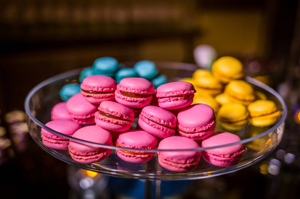 Macaron colorati tradizionali francesi - Foto, immagini