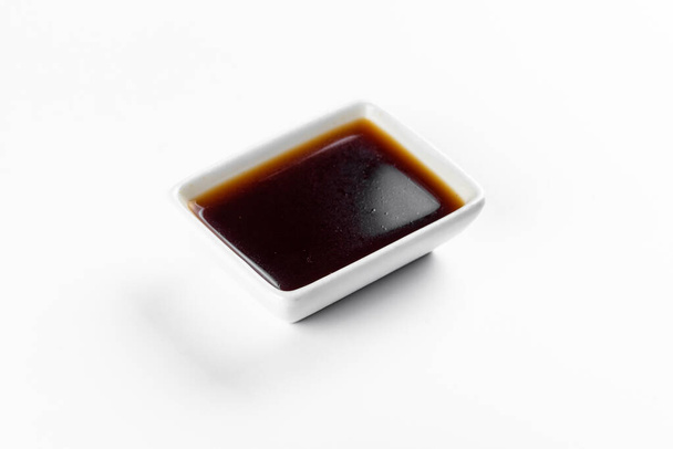 шоколадный соус в стеклянной миске
 - Фото, изображение