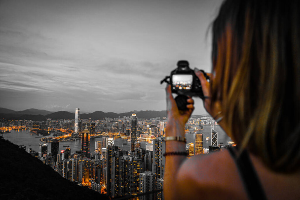 Hongkongin pilvenpiirtäjät, jotka näkyvät Victoria Peakista
 - Valokuva, kuva